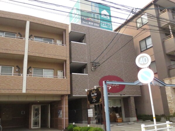 広辞川名山ビルの物件外観写真